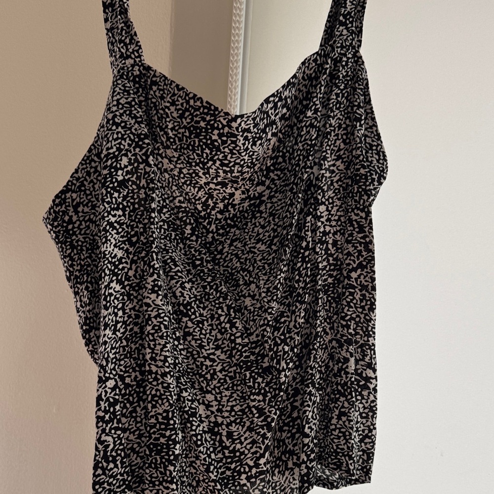 Dynamite Monochrome Leaf Print Camisole